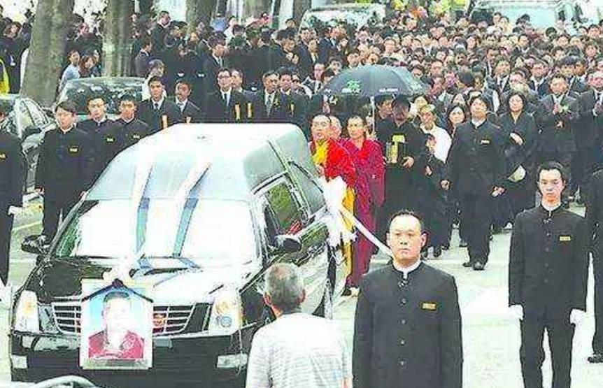 澳門天天六開彩正版澳門，揭秘彩票背后的故事，揭秘澳門天天六開彩正版背后的故事